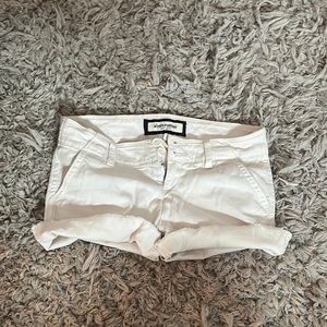 says theyre a size 12 stretch in kids but they will fit you if your a size 0.